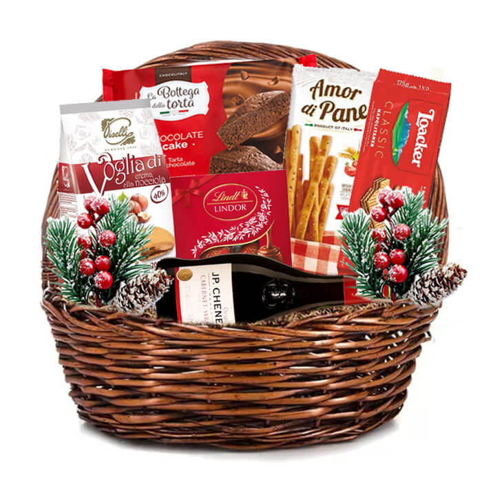 koledna-koshnica-Xmas-Moments.jpg Коледна Подаръчна Кошница Gift Lindor - Image 1